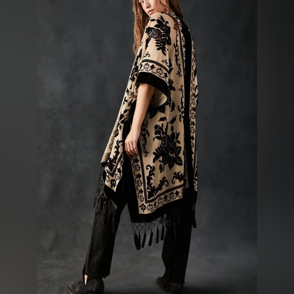 Velvet Burnout Fringe Kimono. Bohemian - Picture 12 of 13